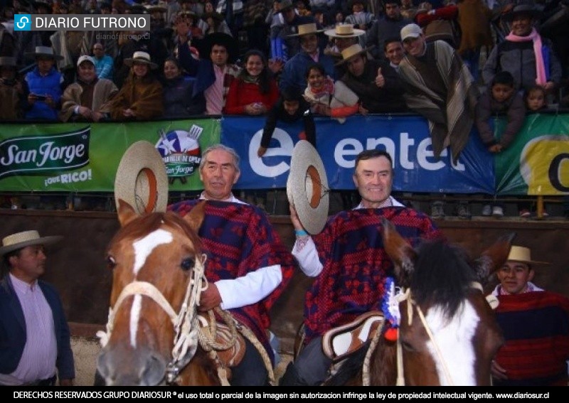 Tamayo y Loaiza, campeones nacionales, la principal atracción del rodeo de Futrono