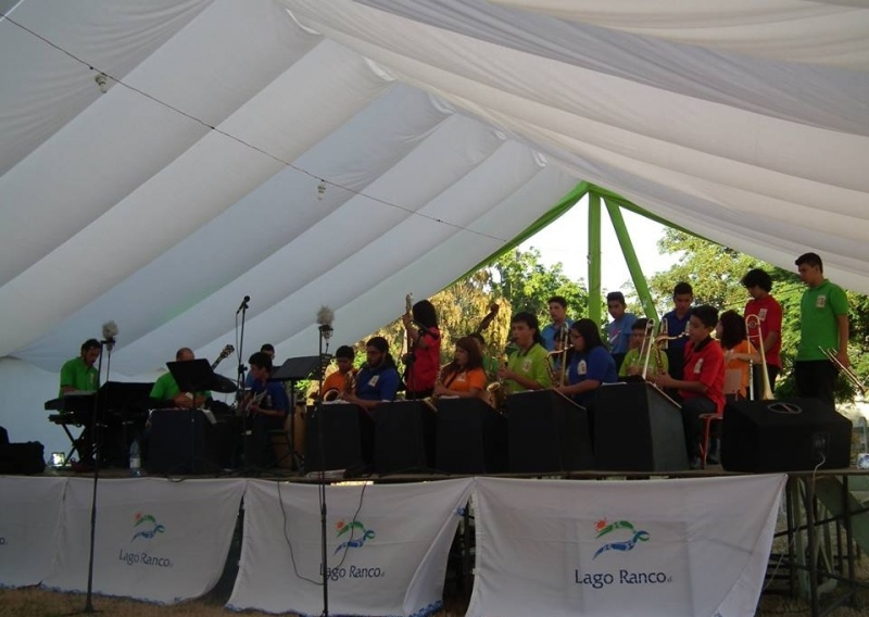 Imágenes del paso de Conchalí Big Band por la ciudad de Lago Ranco