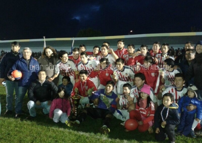 Royal sacó su garra y se tituló campeón regional de visita y por primera vez en su historia