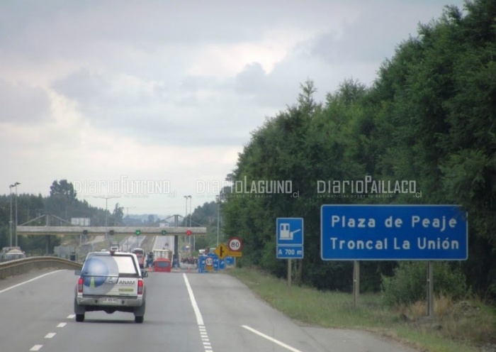 Carabineros busca a delincuentes que anoche asaltaron el peaje de La Unión