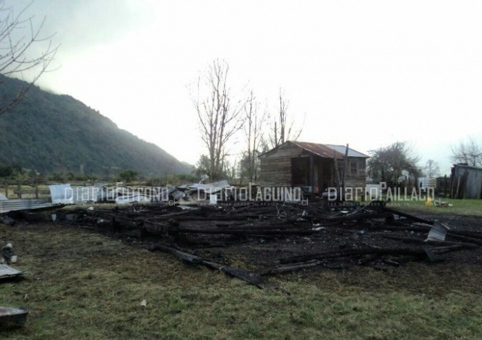 Fuego destruyó completamente una vivienda en Riñinahue