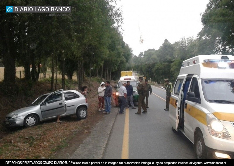 Paramédico de Lago Ranco sufrió accidente al esquivar un perro