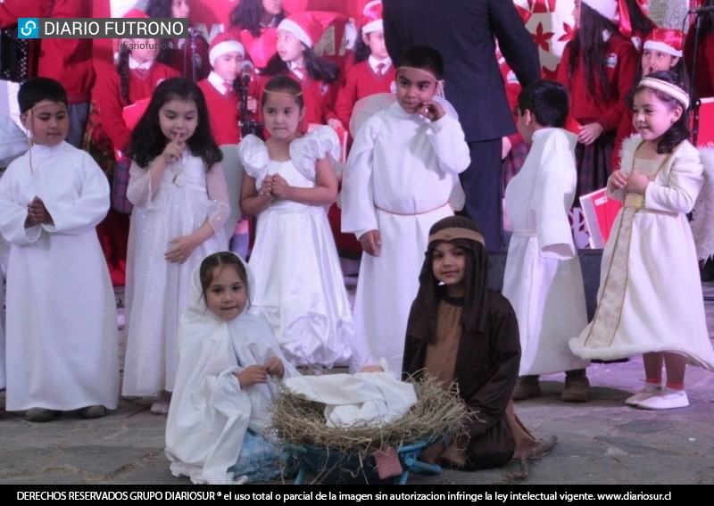 Colegio Balmaceda cautivó con emotivo Concierto de Navidad 