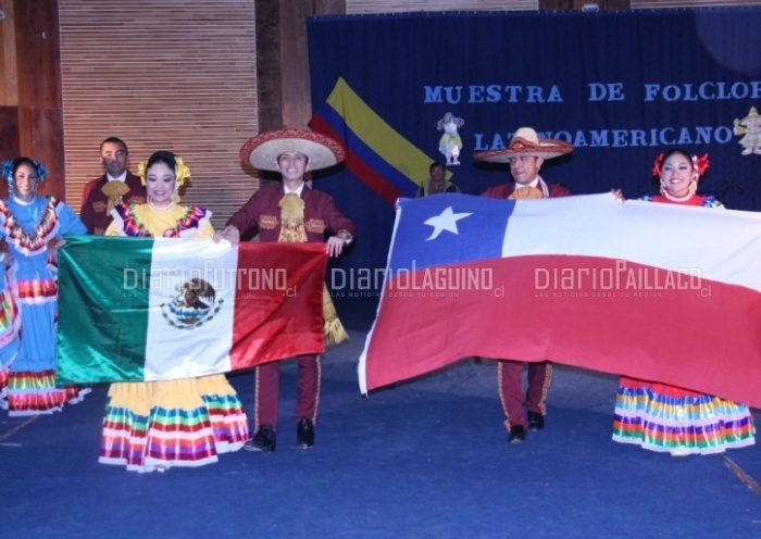 El color y el ritmo del folclore de México y Colombia se hizo presente en Futrono