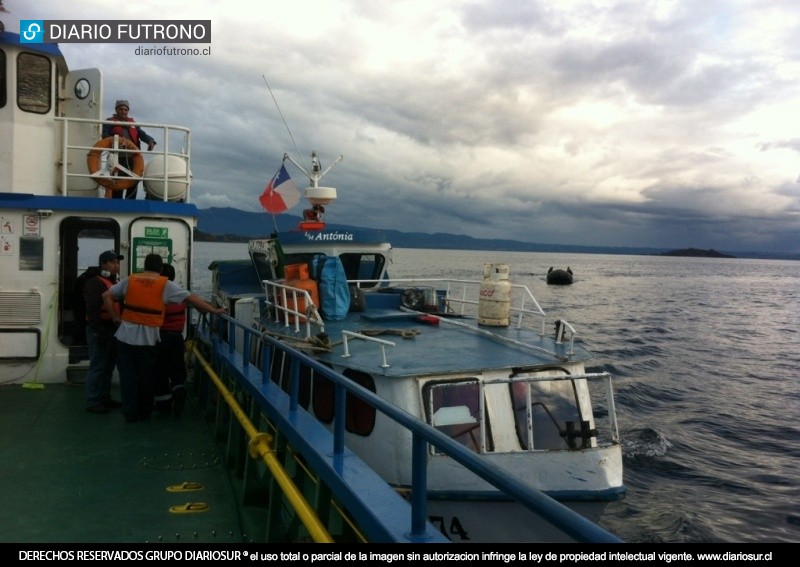 Embarcación con 23 pasajeros debió ser remolcada hasta el puerto Futrono