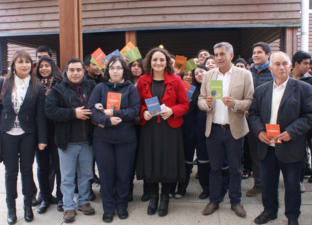 Cerca de mil 800 estudiantes del Ranco se interiorizaron sobre el Proceso Constituyente