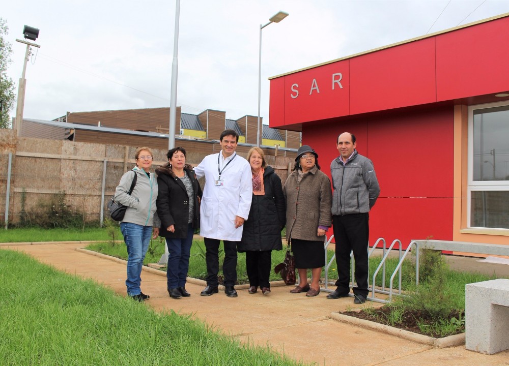 Dirigentes de Barrios Bajos conocen instalaciones de moderno Servicio de Urgencias en La Unión