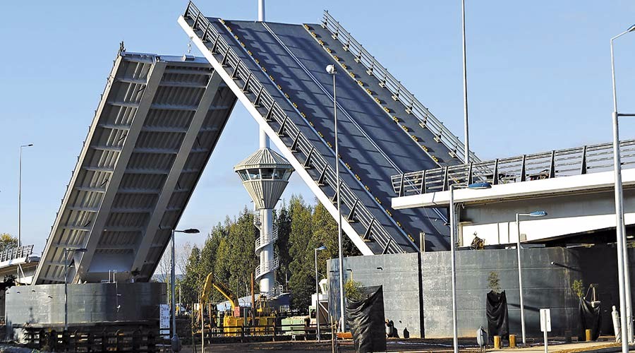 Comisión de OOPP citará a ministro para que dé cuenta del fallido puente Cau-Cau