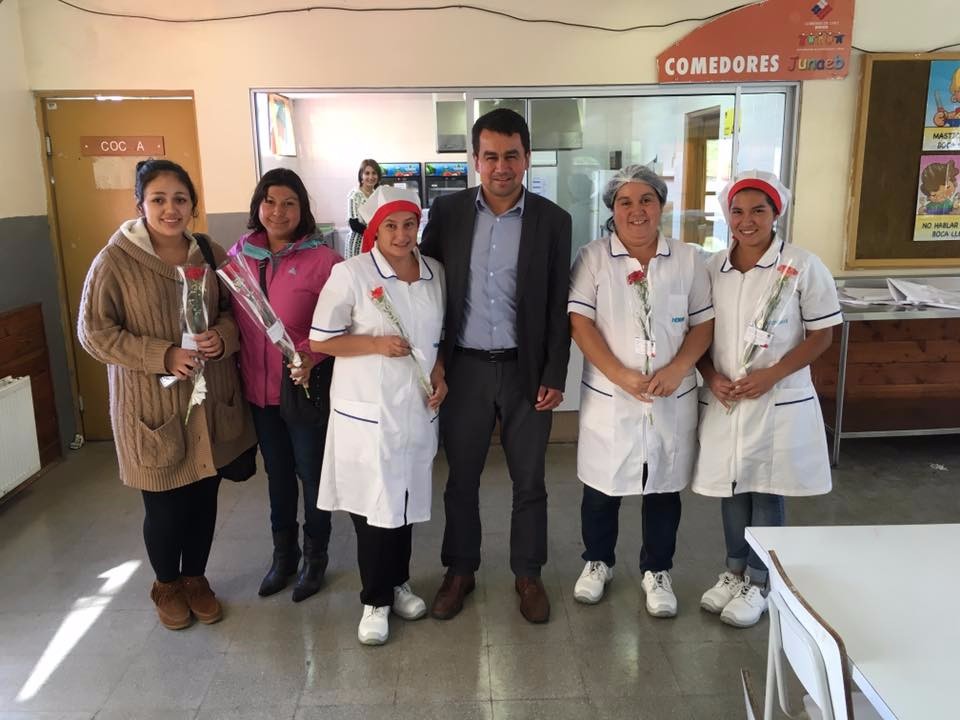 Lago Ranco conmemoró el Día Internacional de la Mujer saludando a sus trabajadoras